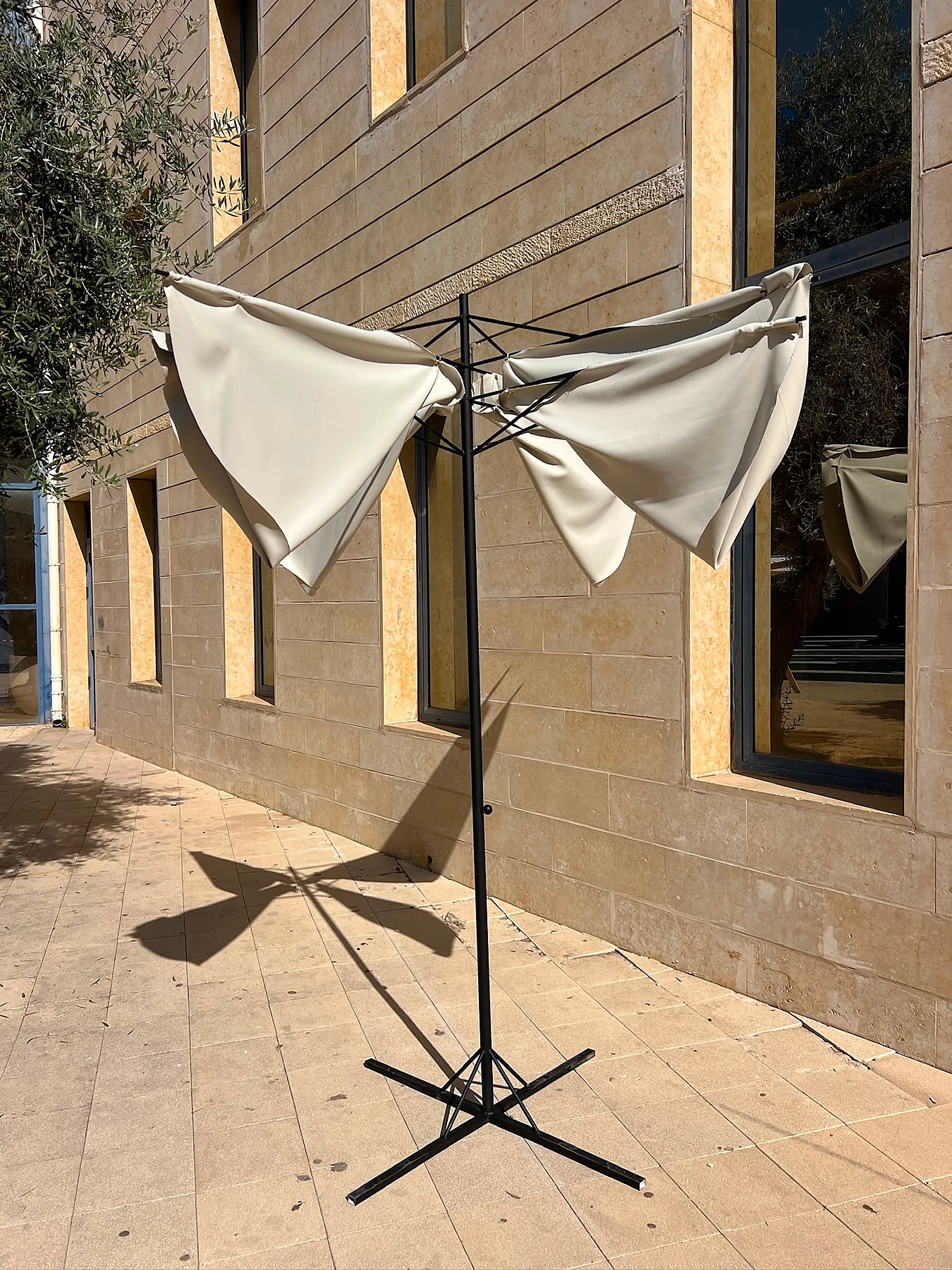 The Fan – מודל 1:1 סגור